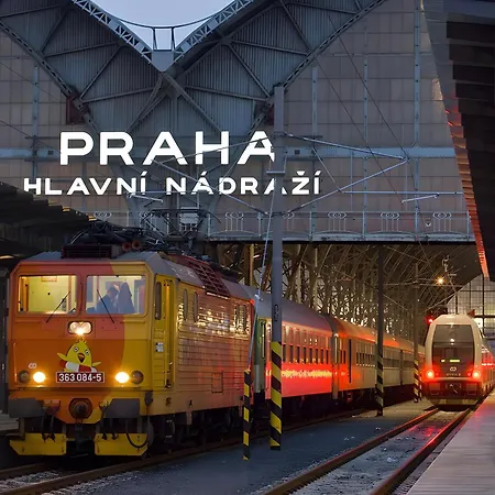 Stay2gether Scandi 17 - Main Train Station Πράγα